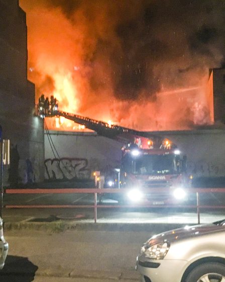Trois bâtiments endommagés par un incendie à Kristiansand 11 Trois bâtiments endommagés par un incendie à Kristiansand - 10