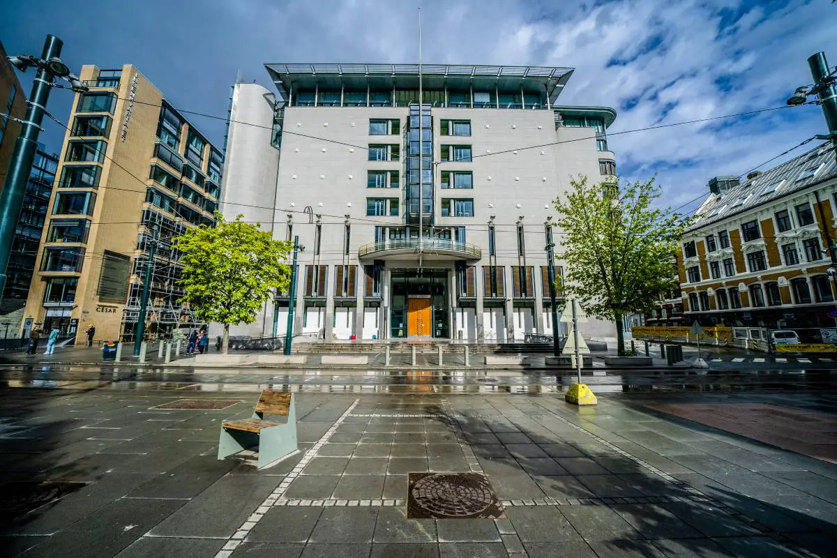 Oslo : Un homme d'une vingtaine d'années condamné à des soins de santé mentale obligatoires pour coups de couteau et vol 4 Oslo : Un homme d'une vingtaine d'années condamné à des soins de santé mentale obligatoires pour coups de couteau et vol - 3