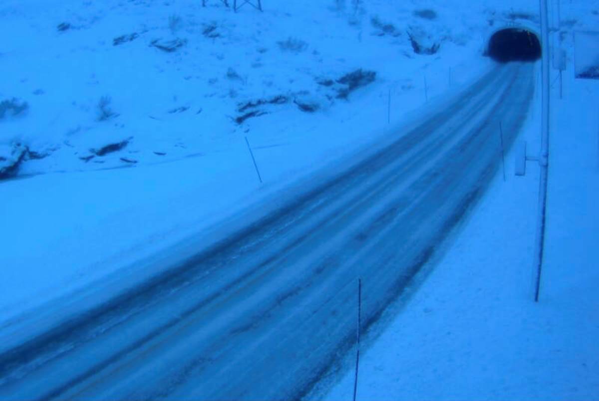 La neige et le vent créent des problèmes de circulation dans les cols de montagne du sud de la Norvège 4 La neige et le vent créent des problèmes de circulation dans les cols de montagne du sud de la Norvège - 3