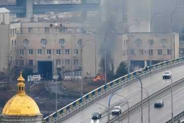 EN DIRECT - GUERRE EN UKRAINE, JOUR 2 : De puissantes explosions signalées à Kiev - 20