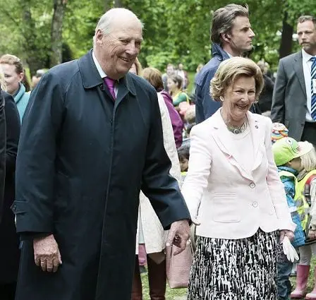 La Norvège est célébrée par le couple royal anniversaire 2 La Norvège est célébrée par le couple royal anniversaire - 1