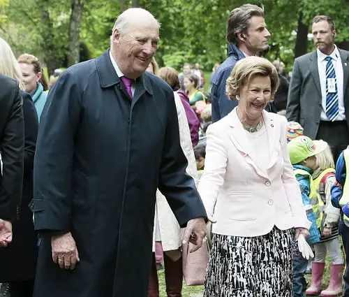 La Norvège est célébrée par le couple royal anniversaire 4 La Norvège est célébrée par le couple royal anniversaire - 3