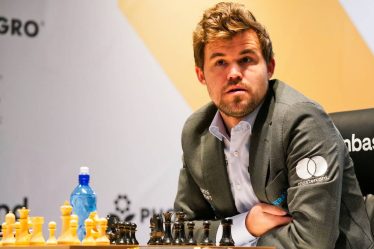 Le Norvégien Magnus Carlsen défend sa couronne de champion du monde d'échecs - encore une fois - 16