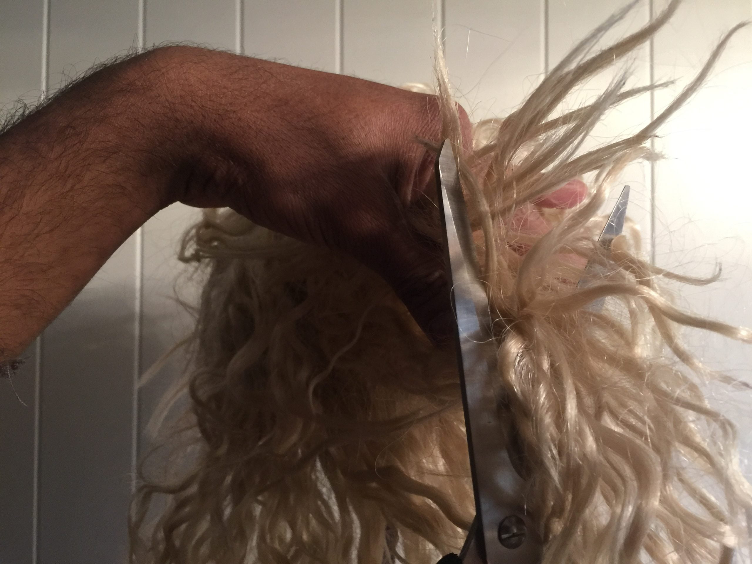 Barber a reçu une coupe d'équipage et des menaces d'un client mécontent 4 Barber a reçu une coupe d'équipage et des menaces d'un client mécontent - 3