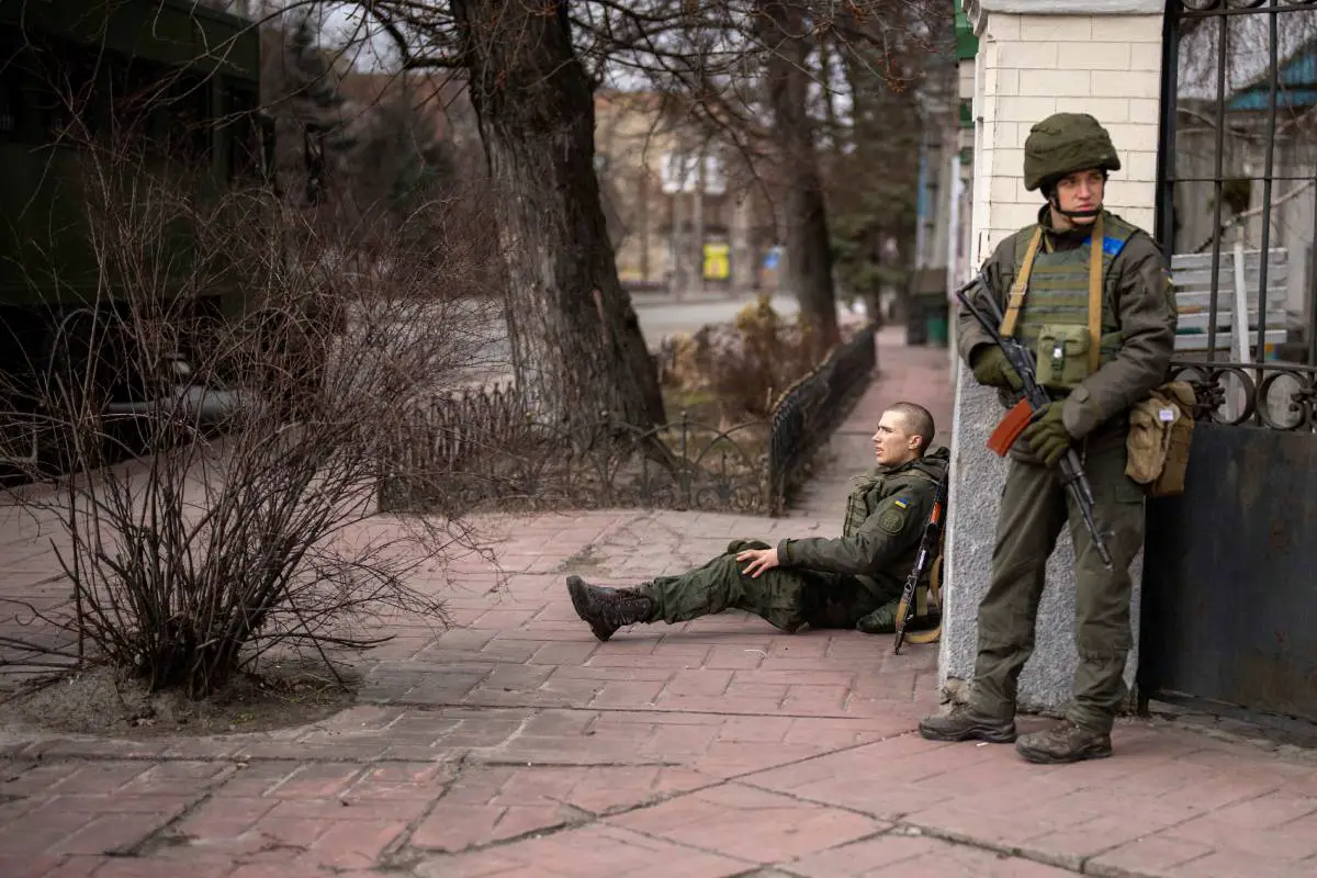 L'Ukraine ouvre le service militaire aux personnes âgées et appelle les "patriotes de plus de 60 ans" à rejoindre la résistance - 3