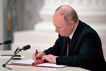 Poutine ordonne le déploiement de forces de "maintien de la paix" dans l'est de l'Ukraine - 18