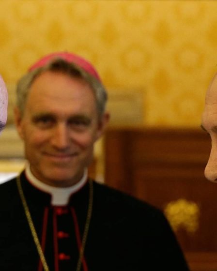 Le pape François visite l'ambassade de Russie et s'inquiète de la guerre en Ukraine 5 Le pape François visite l'ambassade de Russie et s'inquiète de la guerre en Ukraine - 4