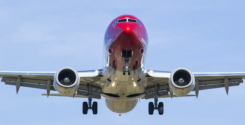 Un avion de Norwegian avec de la fumée dans la cabine a atterri à Sola 4 Un avion de Norwegian avec de la fumée dans la cabine a atterri à Sola - 3