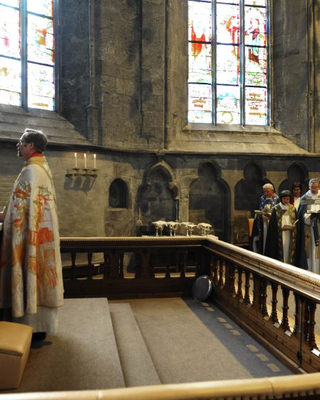 Les évêques discutent de la lecture du Coran à l'église 26 Les évêques discutent de la lecture du Coran à l'église - 25