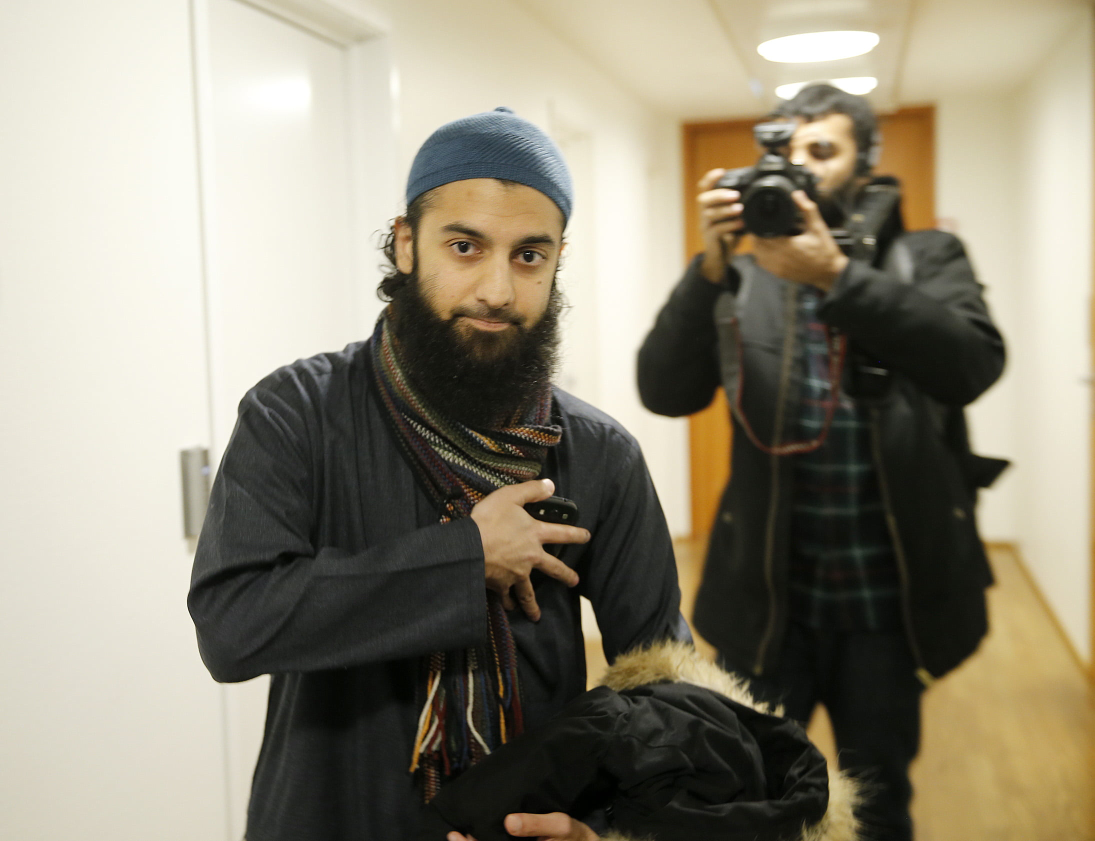 L'affaire de violence de Bhatti renvoyée devant la Cour d'appel 4 L'affaire de violence de Bhatti renvoyée devant la Cour d'appel - 3
