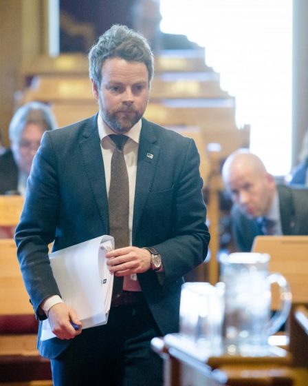Le ministre de l'Éducation ouvre la porte aux demandeurs d'asile dans les écoles chrétiennes 26 Le ministre de l'Éducation ouvre la porte aux demandeurs d'asile dans les écoles chrétiennes - 25