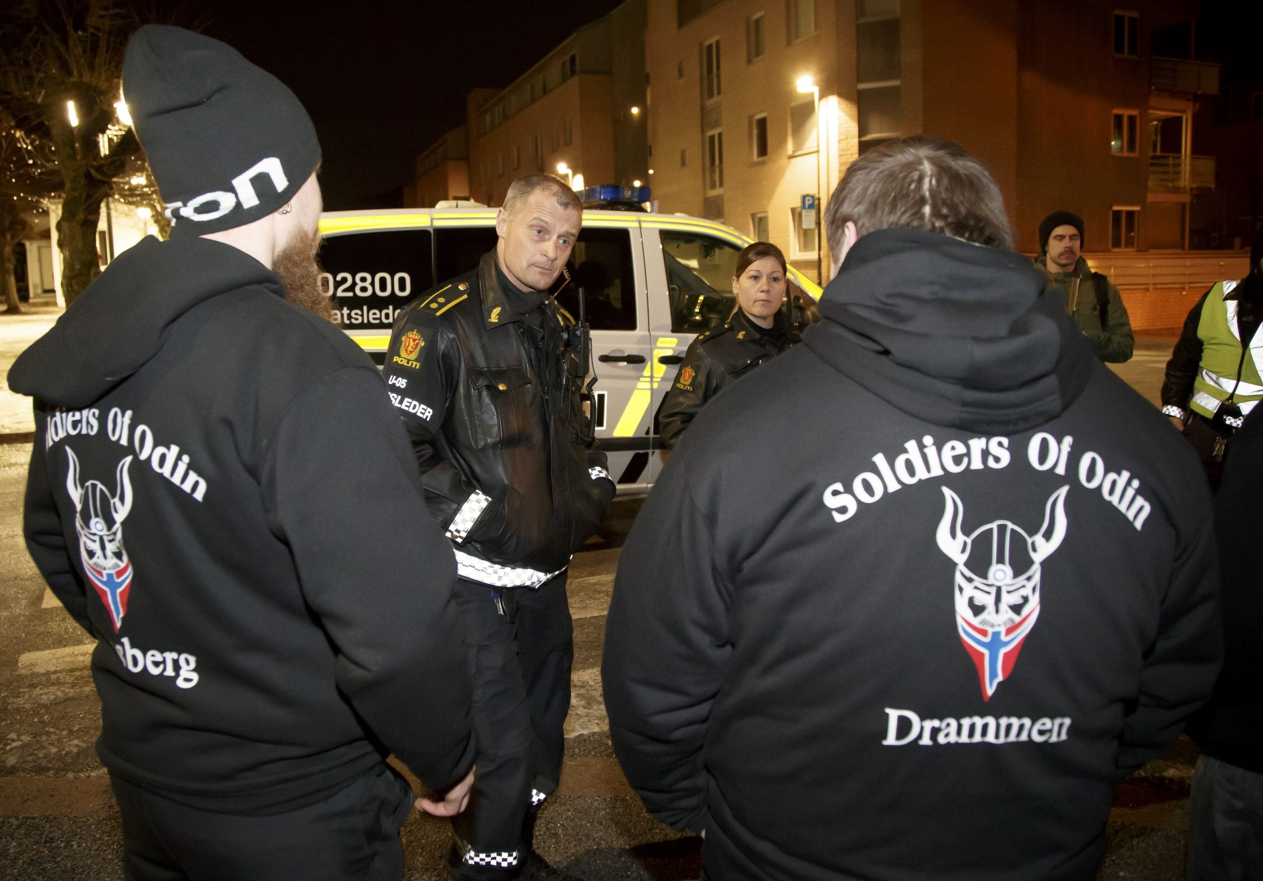 Les "Fils d'Odin" renvoyés chez eux par la police de Drammen 4 Les "Fils d'Odin" renvoyés chez eux par la police de Drammen - 3