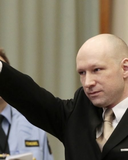 Breivik avec une nouvelle salutation de droite 8 Breivik avec une nouvelle salutation de droite - 7