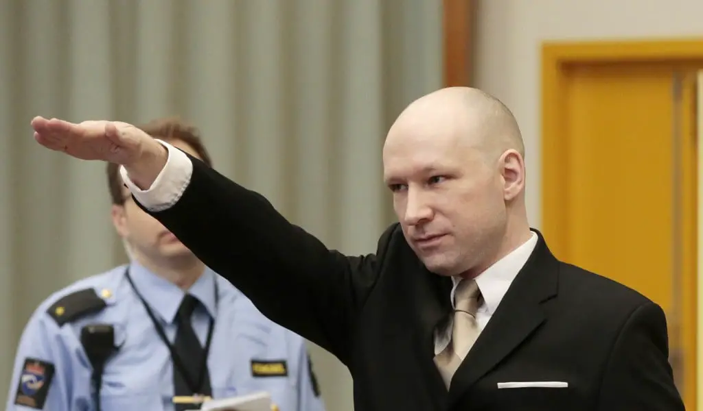 Breivik avec une nouvelle salutation de droite 4 Breivik avec une nouvelle salutation de droite - 3