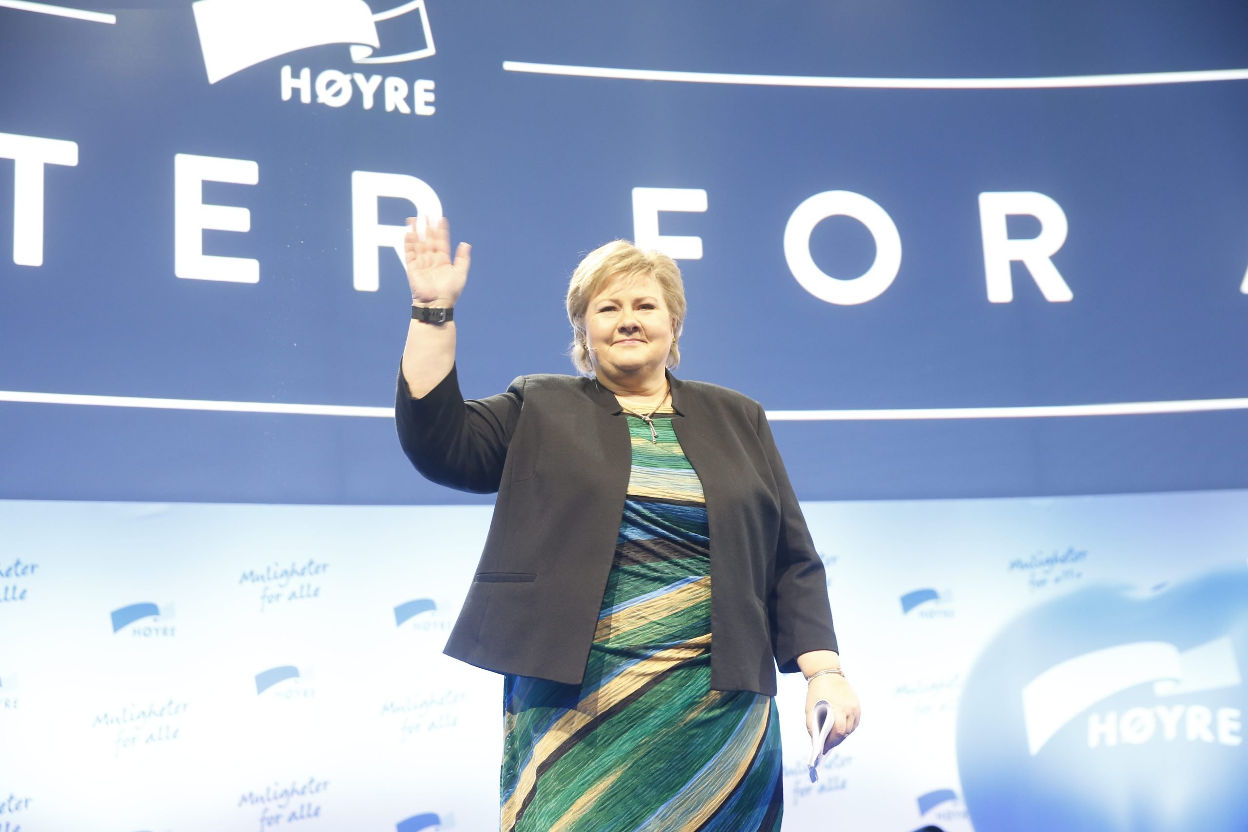 Erna Solberg réélue sous un tonnerre d'applaudissements 4 Erna Solberg réélue sous un tonnerre d'applaudissements - 3
