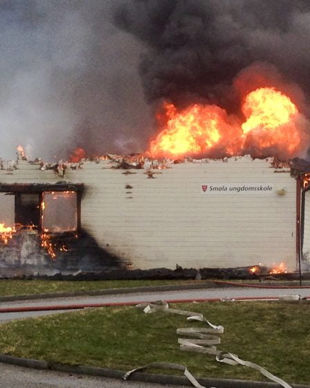 Puissant incendie dans le nouveau collège de Smøla 11 Puissant incendie dans le nouveau collège de Smøla - 10