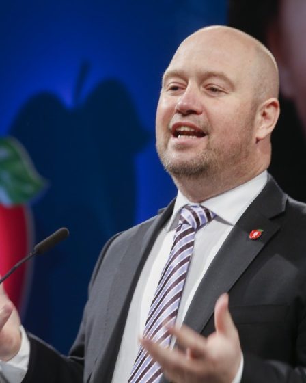 Le gouvernement envisage d'enregistrer tous les passagers aériens 2 Le gouvernement envisage d'enregistrer tous les passagers aériens - 1