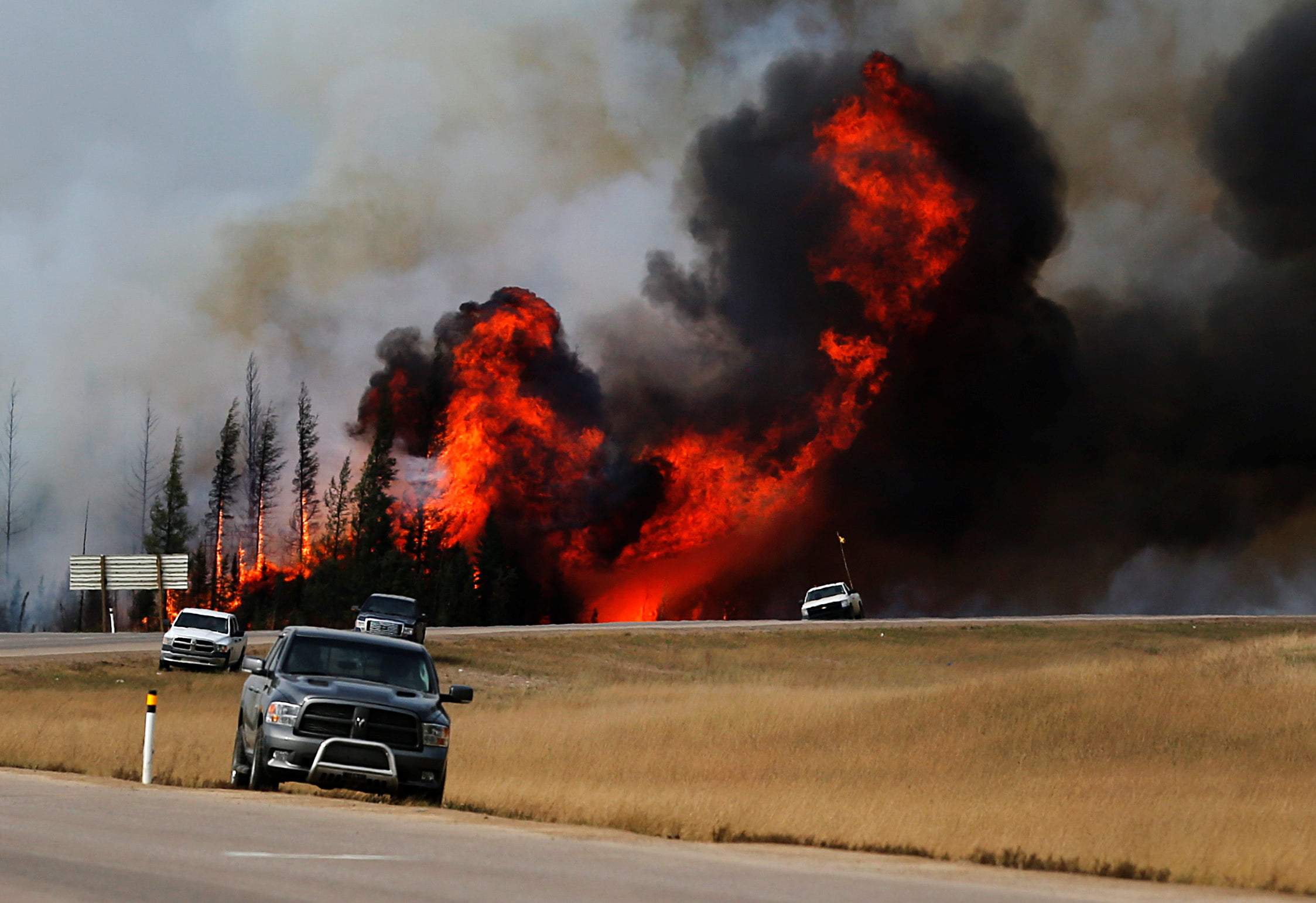 Le feu canadien a grossi deux fois plus en une journée 4 Le feu canadien a grossi deux fois plus en une journée - 3