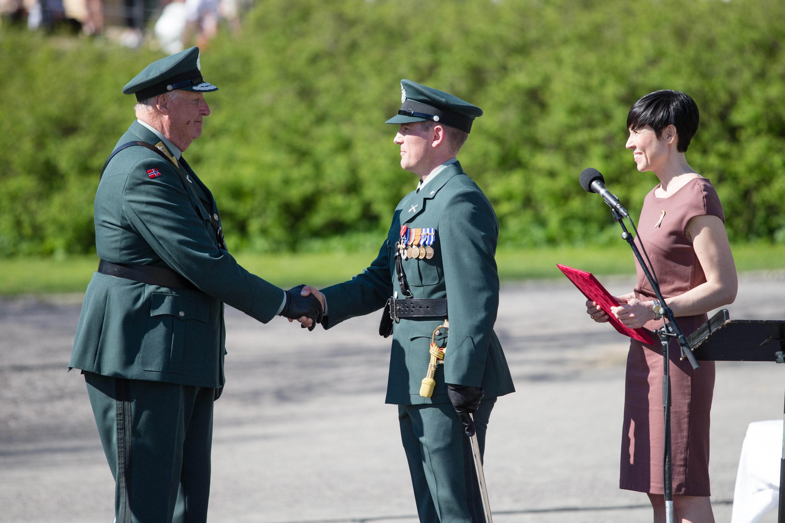 Le roi Harald a rendu hommage aux anciens combattants le jour de la libération 4 Le roi Harald a rendu hommage aux anciens combattants le jour de la libération - 3
