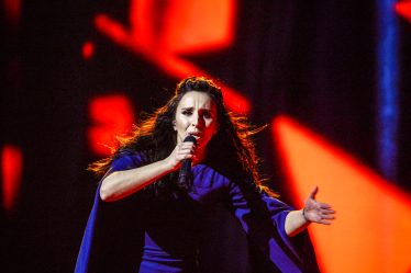Des militants veulent jouer le vainqueur du concours de l'Eurovision devant l'ambassade de Russie - 18