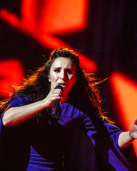 Des militants veulent jouer le vainqueur du concours de l'Eurovision devant l'ambassade de Russie 31 Des militants veulent jouer le vainqueur du concours de l'Eurovision devant l'ambassade de Russie - 30