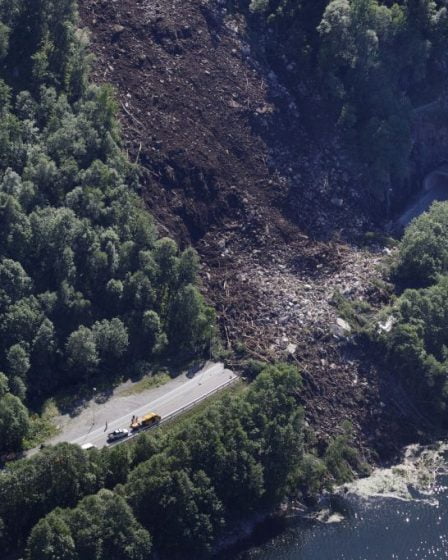E16 sera ouvert dimanche après le glissement de terrain 26 E16 sera ouvert dimanche après le glissement de terrain - 25