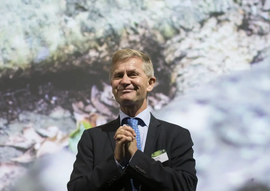 Erik Solheim : Merci, Erna ! 4 Erik Solheim : Merci, Erna ! - 3