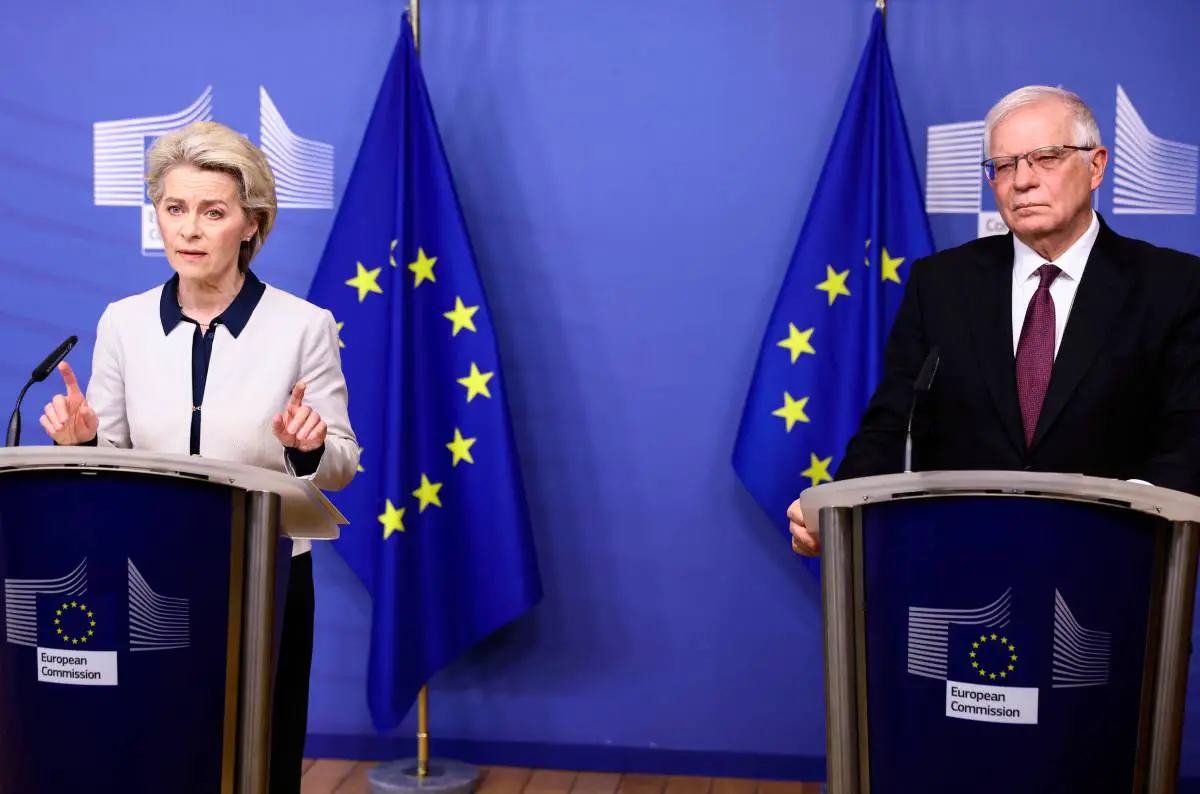 Les dirigeants européens disent que des sanctions massives contre la Russie sont en route 4 Les dirigeants européens disent que des sanctions massives contre la Russie sont en route - 3