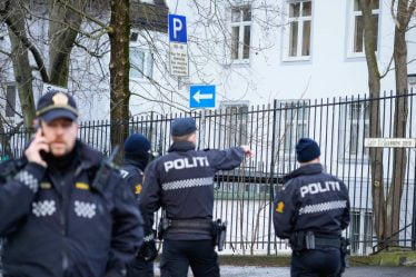 Oeufs et tomates jetés sur l'ambassade de Russie à Oslo, la police réagit - 20