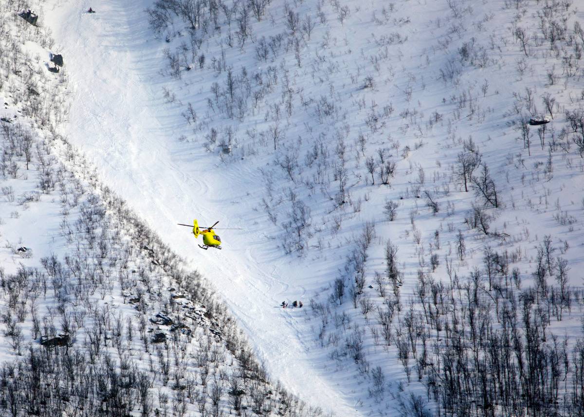 Un homme touché par une avalanche à Troms dimanche toujours dans un état critique 4 Un homme touché par une avalanche à Troms dimanche toujours dans un état critique - 3