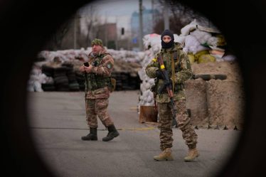 Frappes aériennes sur des villes de l'est et du centre de l'Ukraine, des victimes signalées - 16