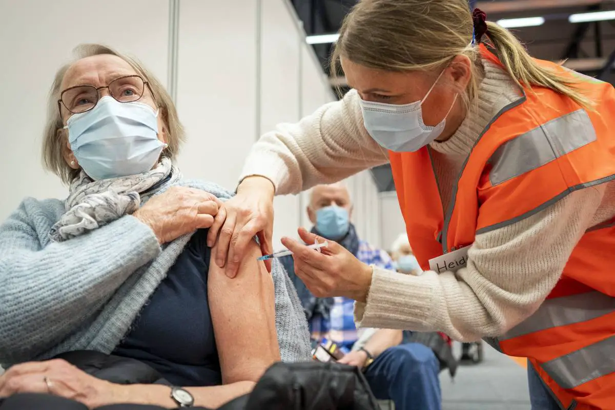 FHI recommande les injections de rappel du vaccin corona pour les personnes âgées en Norvège 4 FHI recommande les injections de rappel du vaccin corona pour les personnes âgées en Norvège - 3