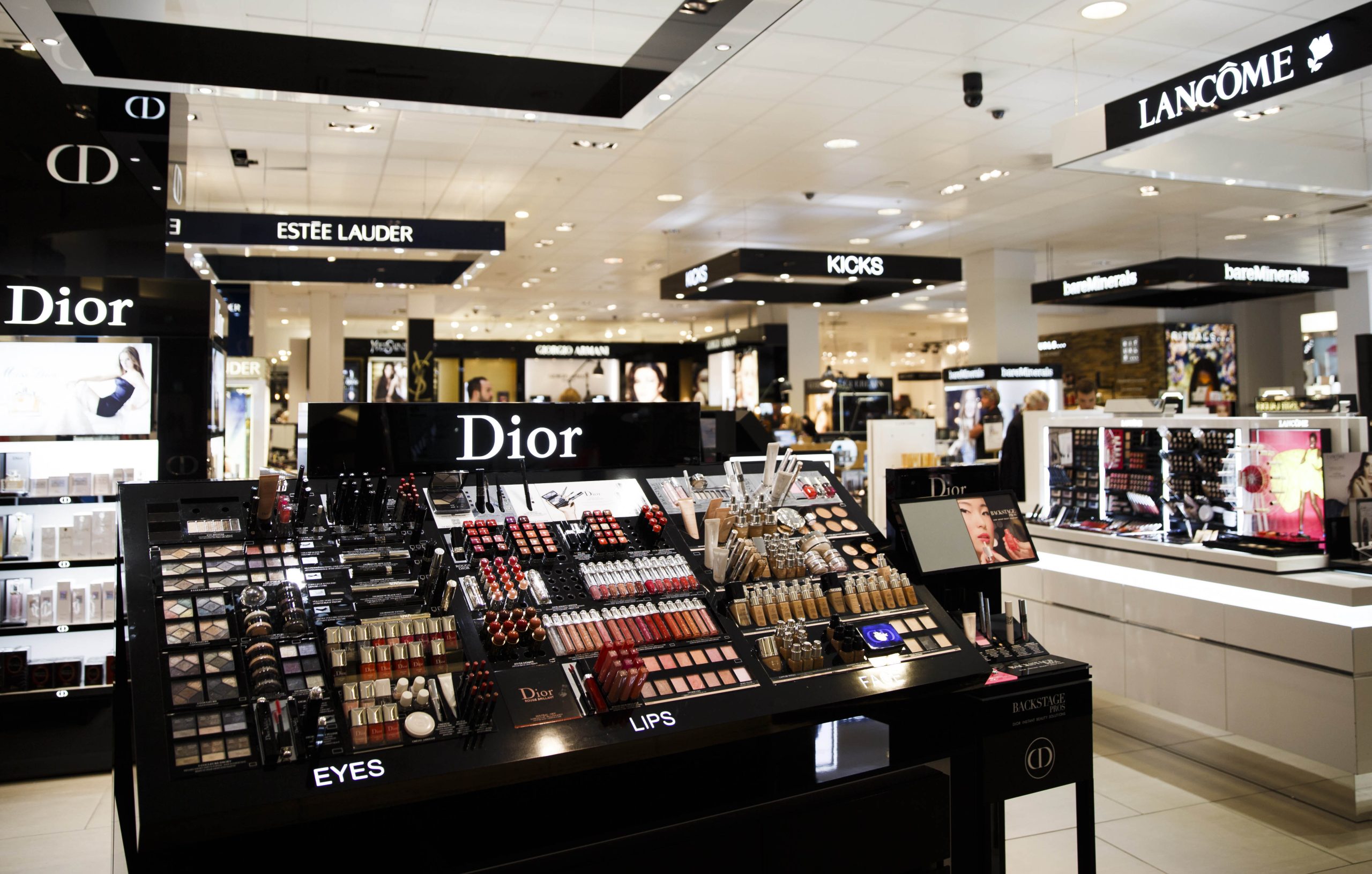 Une personne sur dix souffre des effets secondaires des cosmétiques 4 Une personne sur dix souffre des effets secondaires des cosmétiques - 3