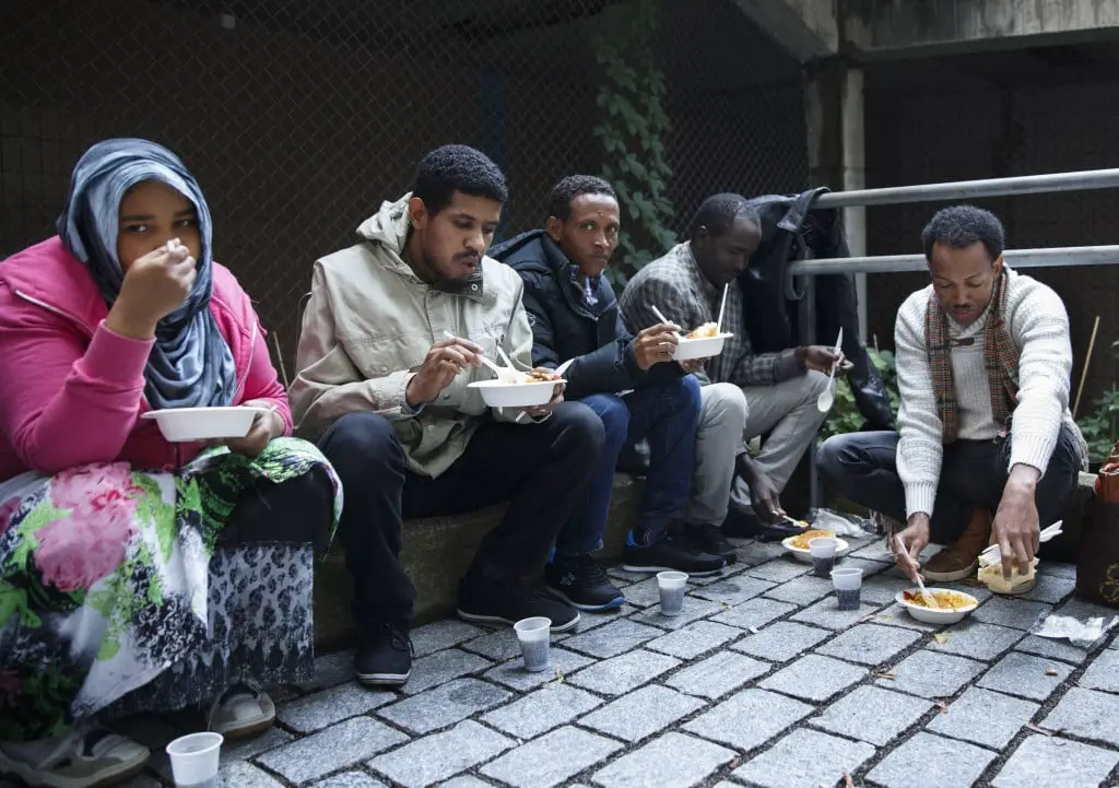 Des demandeurs d'asile syriens sont approchés par des islamistes 4 Des demandeurs d'asile syriens sont approchés par des islamistes - 3