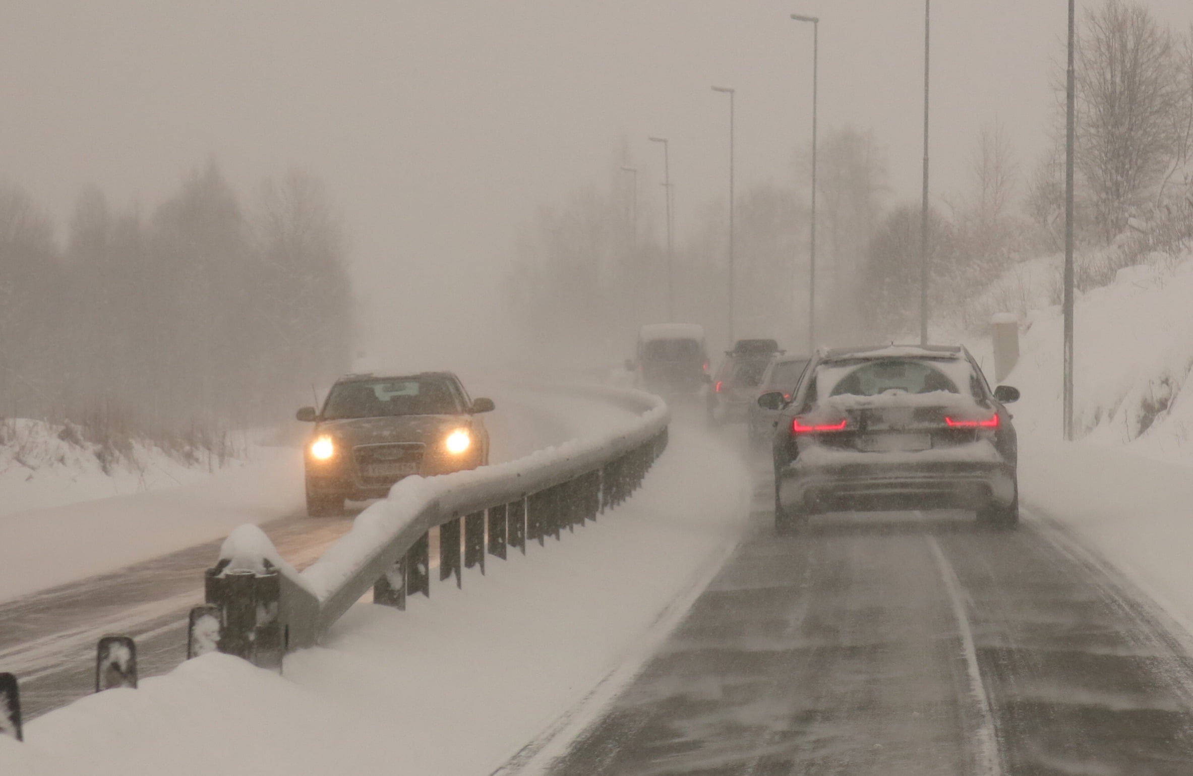 La police met en garde contre des routes glissantes dans plusieurs endroits du pays 4 La police met en garde contre des routes glissantes dans plusieurs endroits du pays - 3