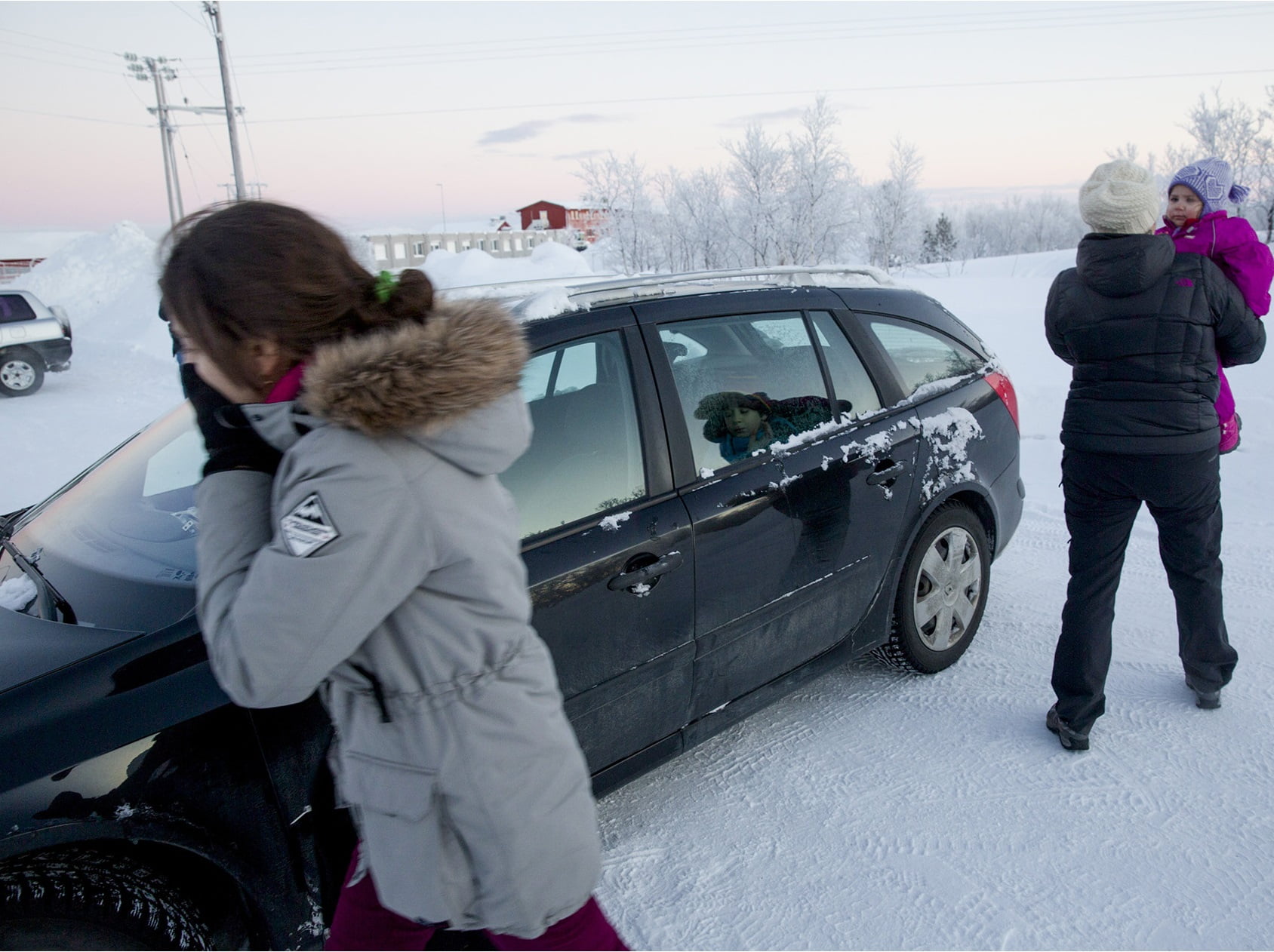 Les demandeurs d'asile de l'Église retournent au Camp Ouest 4 Les demandeurs d'asile de l'Église retournent au Camp Ouest - 3
