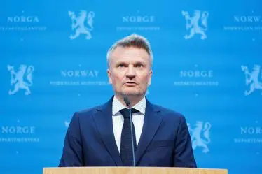 La Commission Corona présente un deuxième rapport : dans l'ensemble, la gestion de la pandémie en Norvège a été bonne - 18