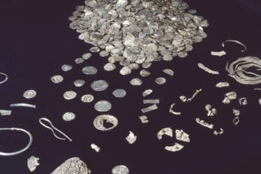 Le trésor viking suédois sera exposé dans les musées au lieu d'être vendu à des acheteurs privés - 18