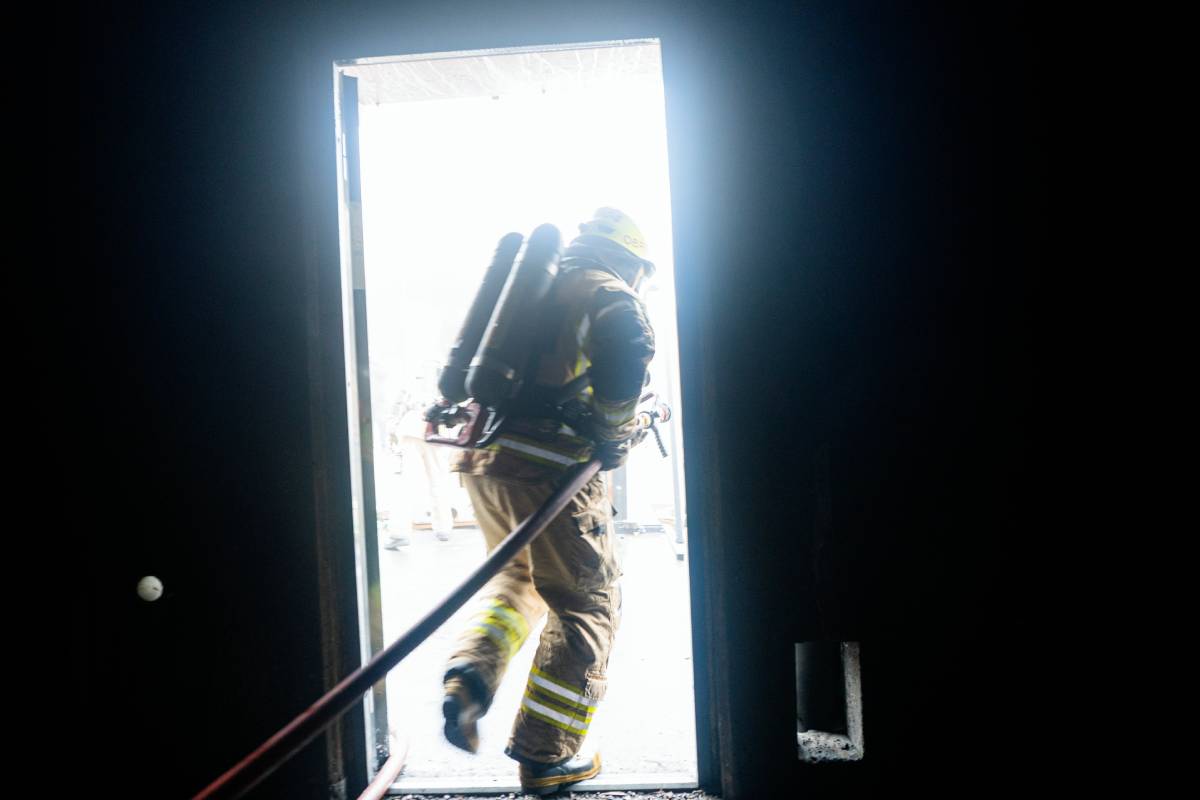 Une personne arrêtée après l'incendie d'une maison à Steinkjer - 3