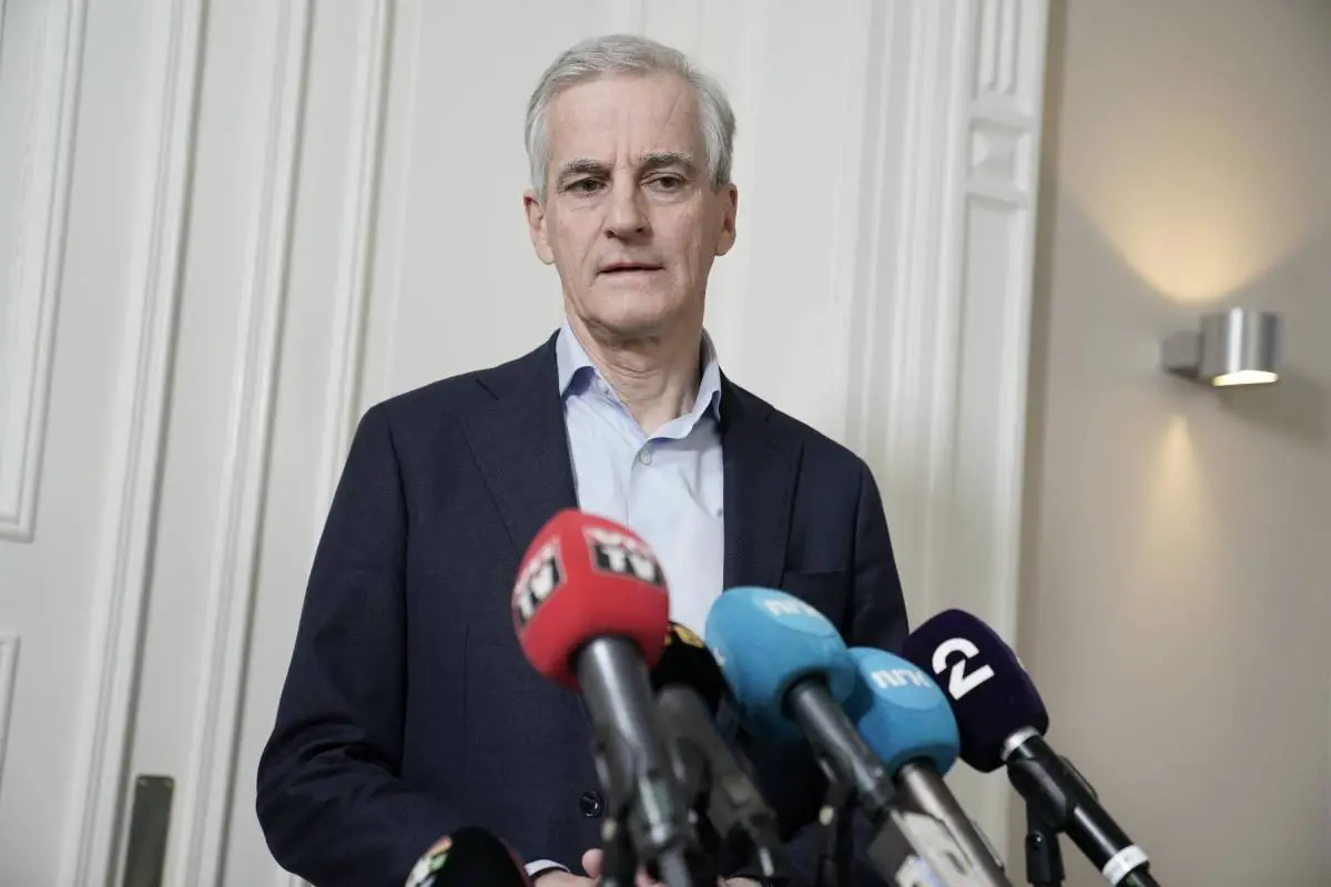 Le Premier ministre Støre commente la démission d'Enoksen : "Décision nécessaire" - 3
