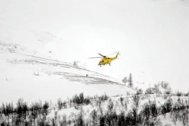 Police: trois personnes déclarées mortes après avoir été touchées par une avalanche à Lyngen - 10