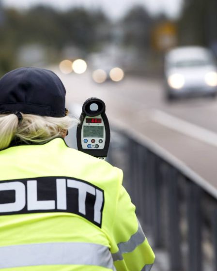 Viken : un conducteur perd son permis après avoir conduit à 142 km/h dans une zone de 80 - 1