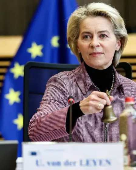 La présidente de la CE, Ursula von der Leyen, se rendra à Kiev pour rencontrer Zelenskyy - 1