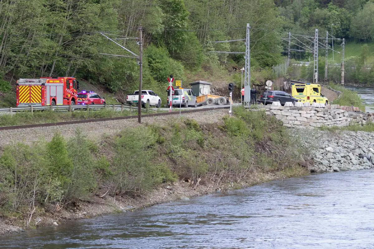 Un conducteur de tracteur décède après une collision avec un train à Midtre Gauldal 4 Un conducteur de tracteur décède après une collision avec un train à Midtre Gauldal - 3