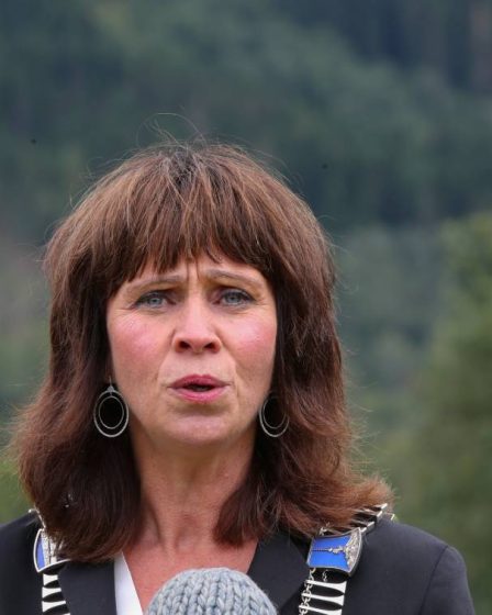 La maire Jenny Følling veut que l'itinéraire de vol entre Førde et Bergen soit rétabli - 1