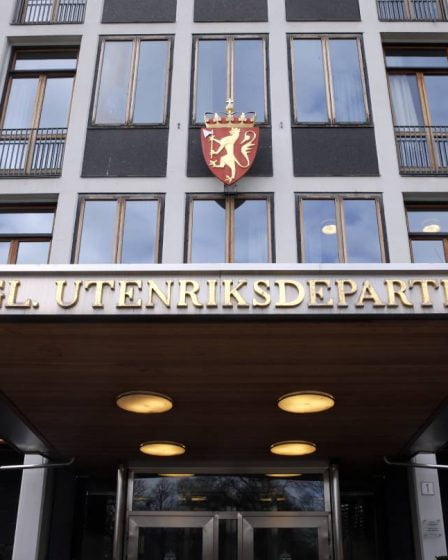 L'année dernière, 318 diplomates norvégiens ont reçu un salaire supplémentaire pour couvrir la taxe d'habitation privée. Maintenant, le régime est révoqué - 16