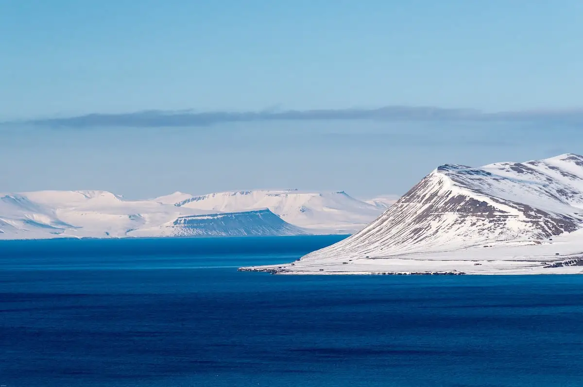 Ce que l'on croyait être une tombe inconnue vieille de plusieurs siècles à Svalbard finit par être quelque chose de complètement différent 4 Ce que l'on croyait être une tombe inconnue vieille de plusieurs siècles à Svalbard finit par être quelque chose de complètement différent - 3