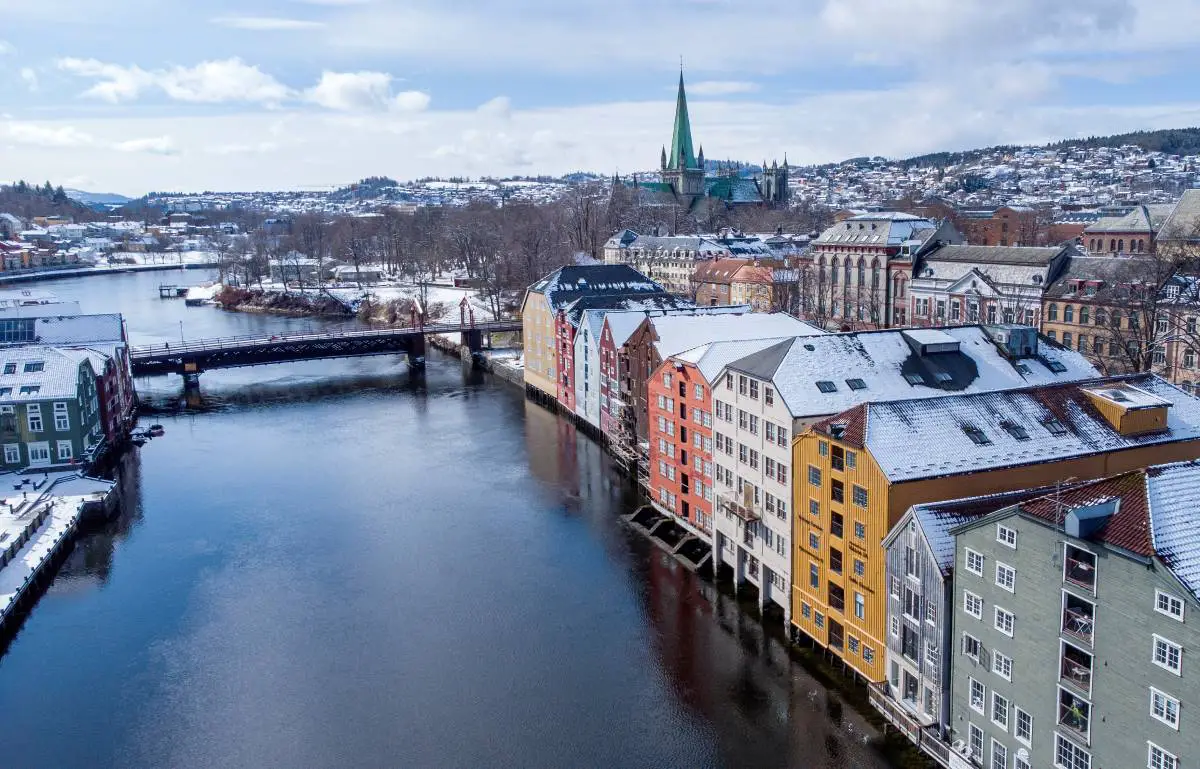Trondheim: Un adolescent se retrouve à l'hôpital avec des coups de couteau, un garçon arrêté - 5