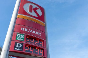 Nouvelle enquête : 1 Norvégien sur 8 prêt à changer de parti politique en raison du prix du carburant - 26
