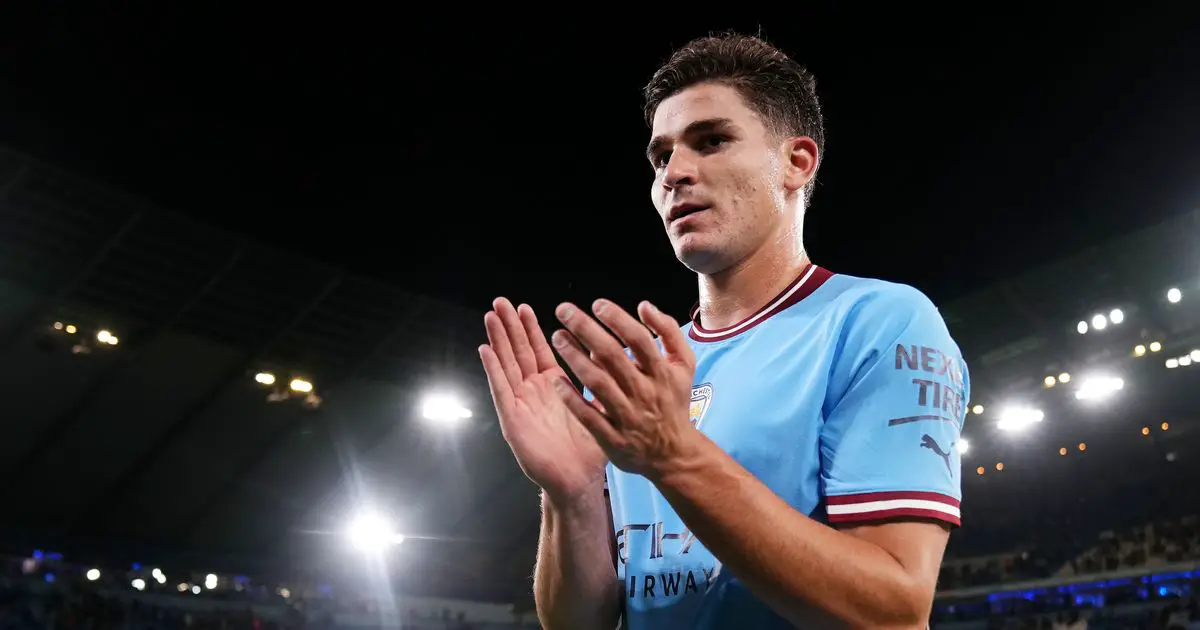 Pep Guardiola nomme le poste dans lequel il voit Julian Alvarez se retrouver à Man City 4 Pep Guardiola nomme le poste dans lequel il voit Julian Alvarez se retrouver à Man City - 3
